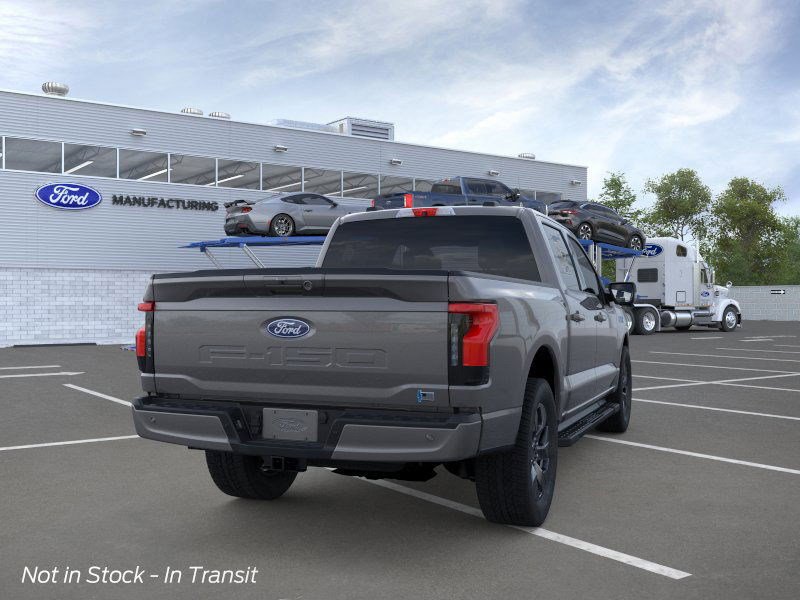 2025 Ford F-150 Lightning photo 4