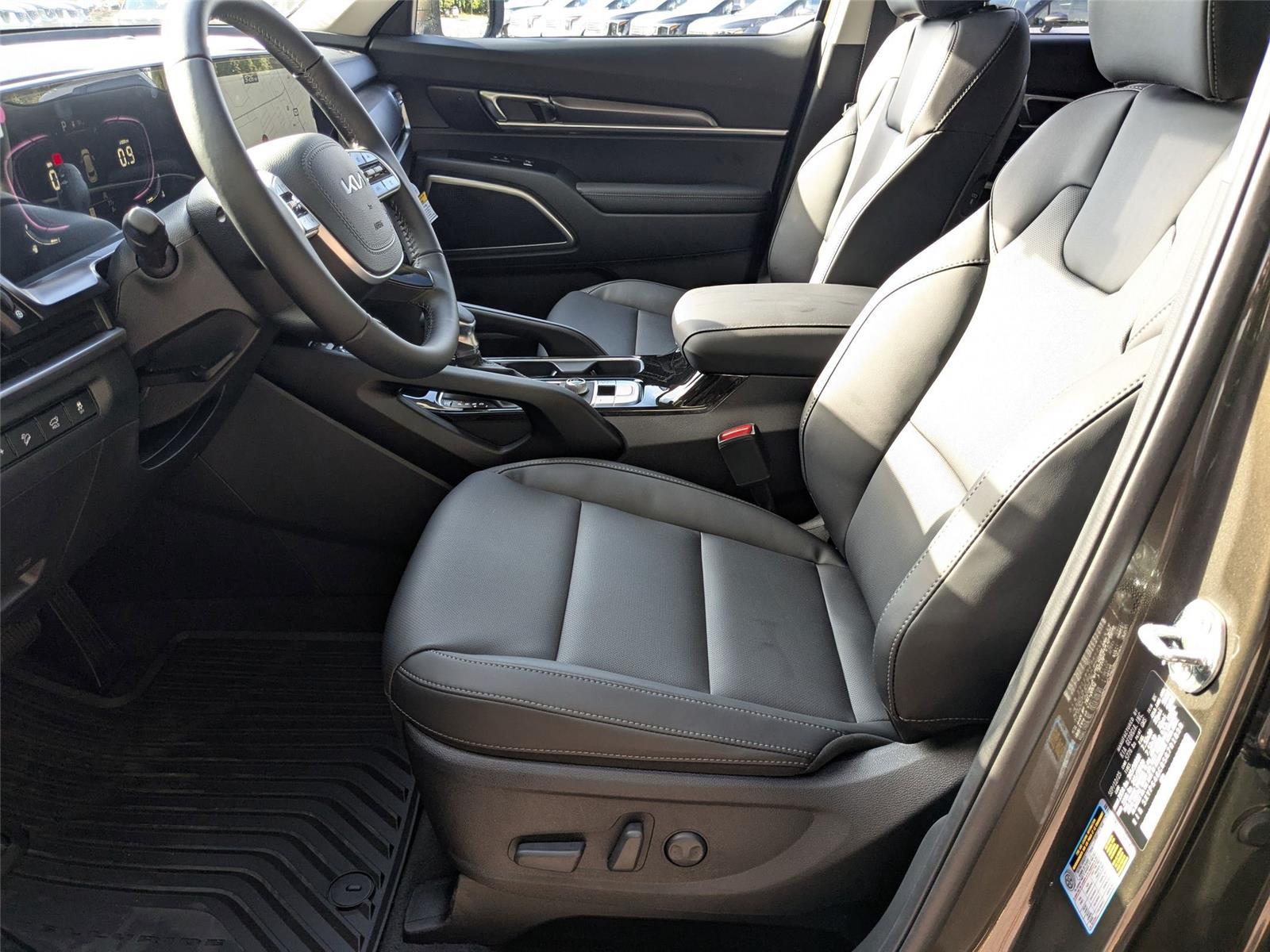 2025 Kia Telluride S photo 14
