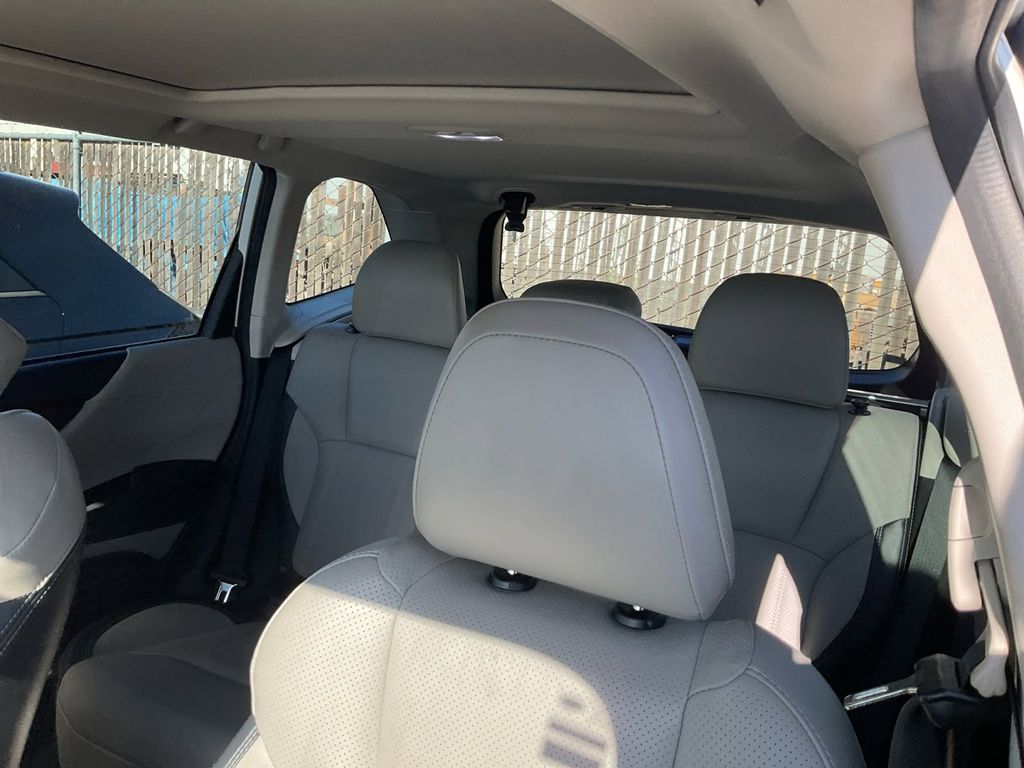 2022 Subaru Forester Limited photo 13