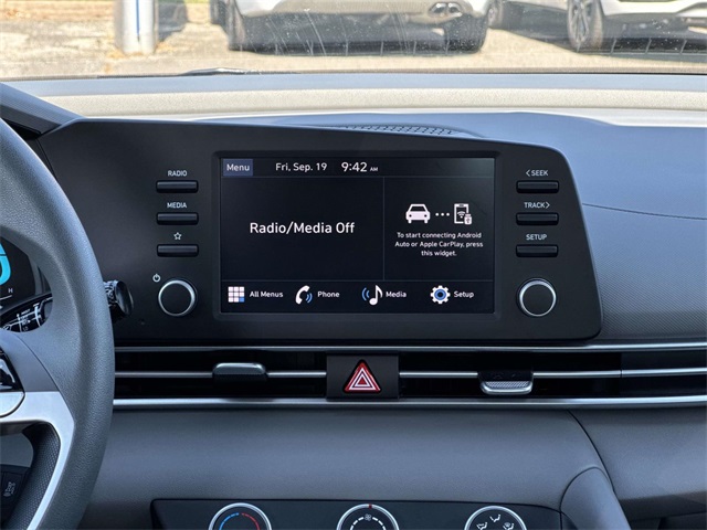 2025 Hyundai Elantra SE photo 19