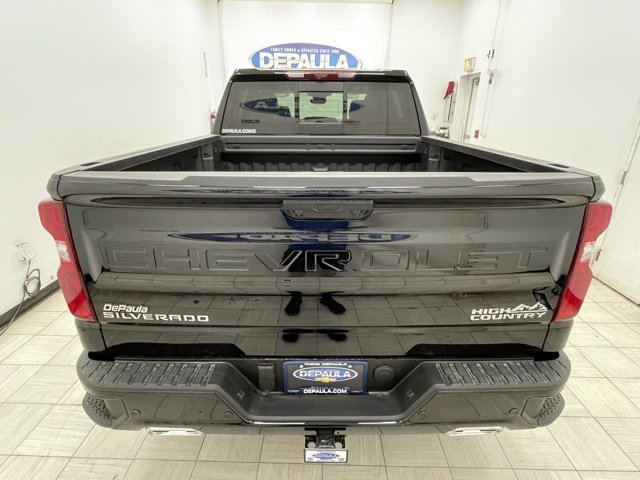 2025 Chevrolet Silverado 1500 High Country photo 14