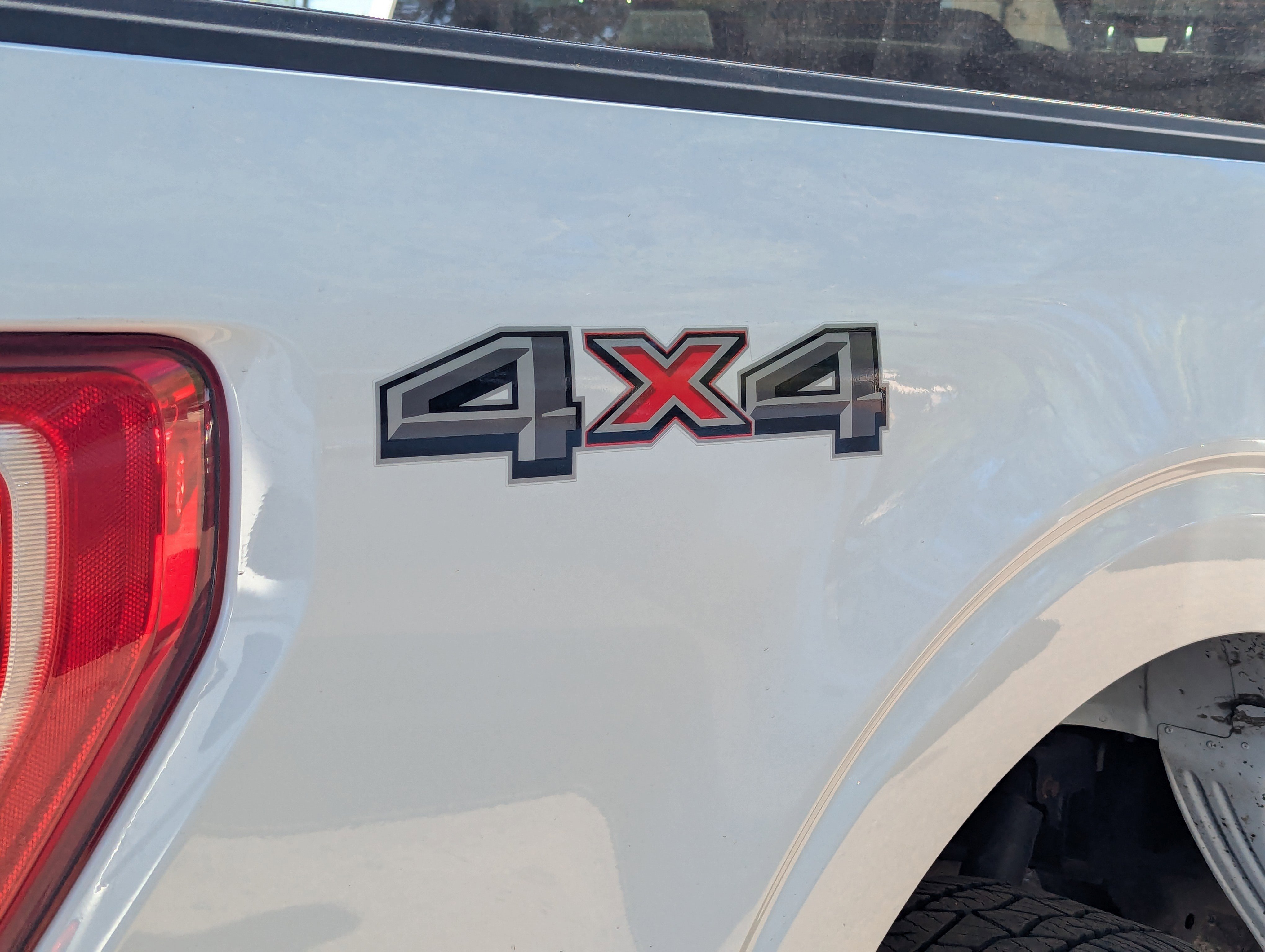 2021 Ford F-150 XLT photo 2