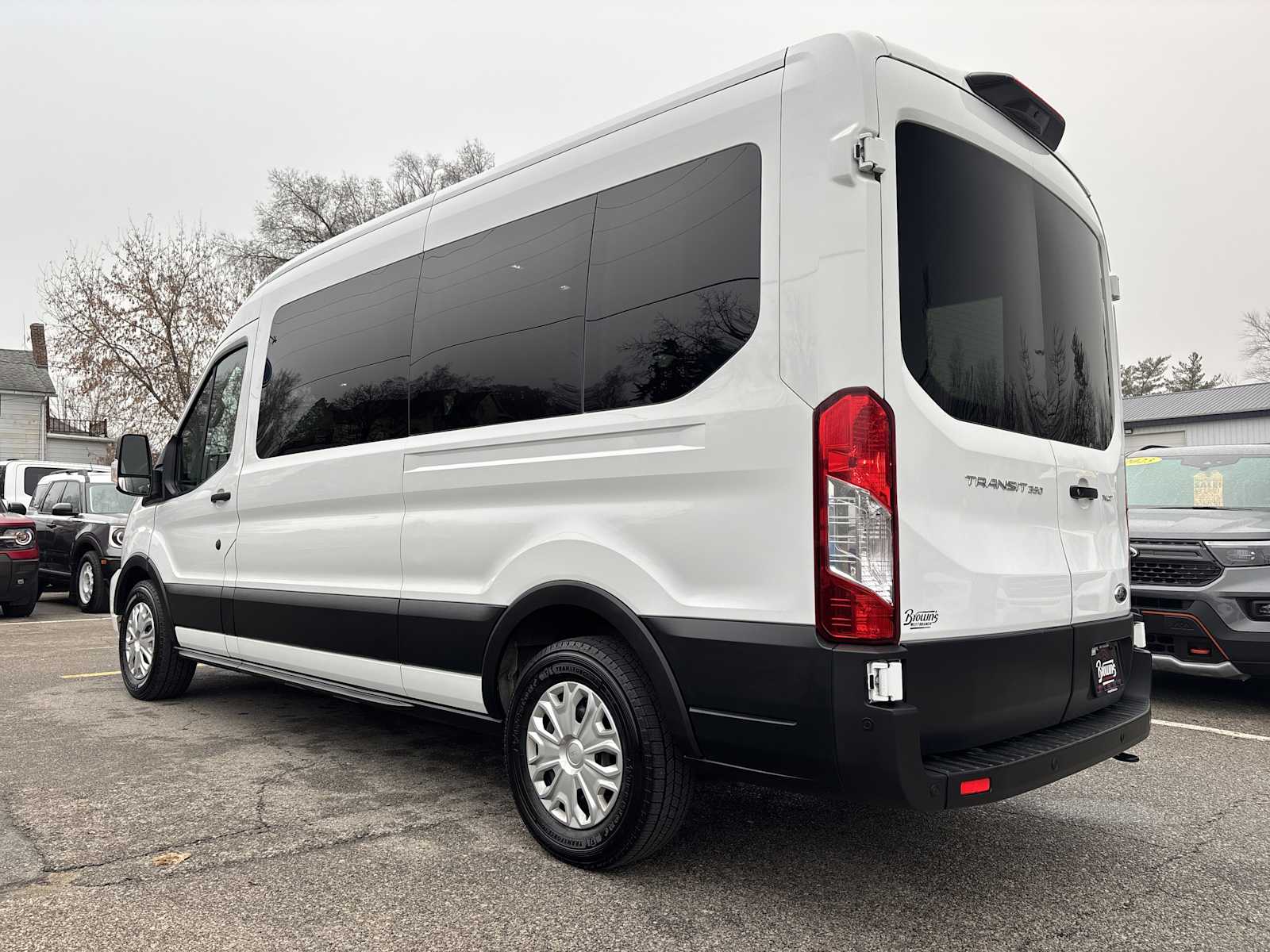 2023 Ford Transit Passenger XLT photo 4