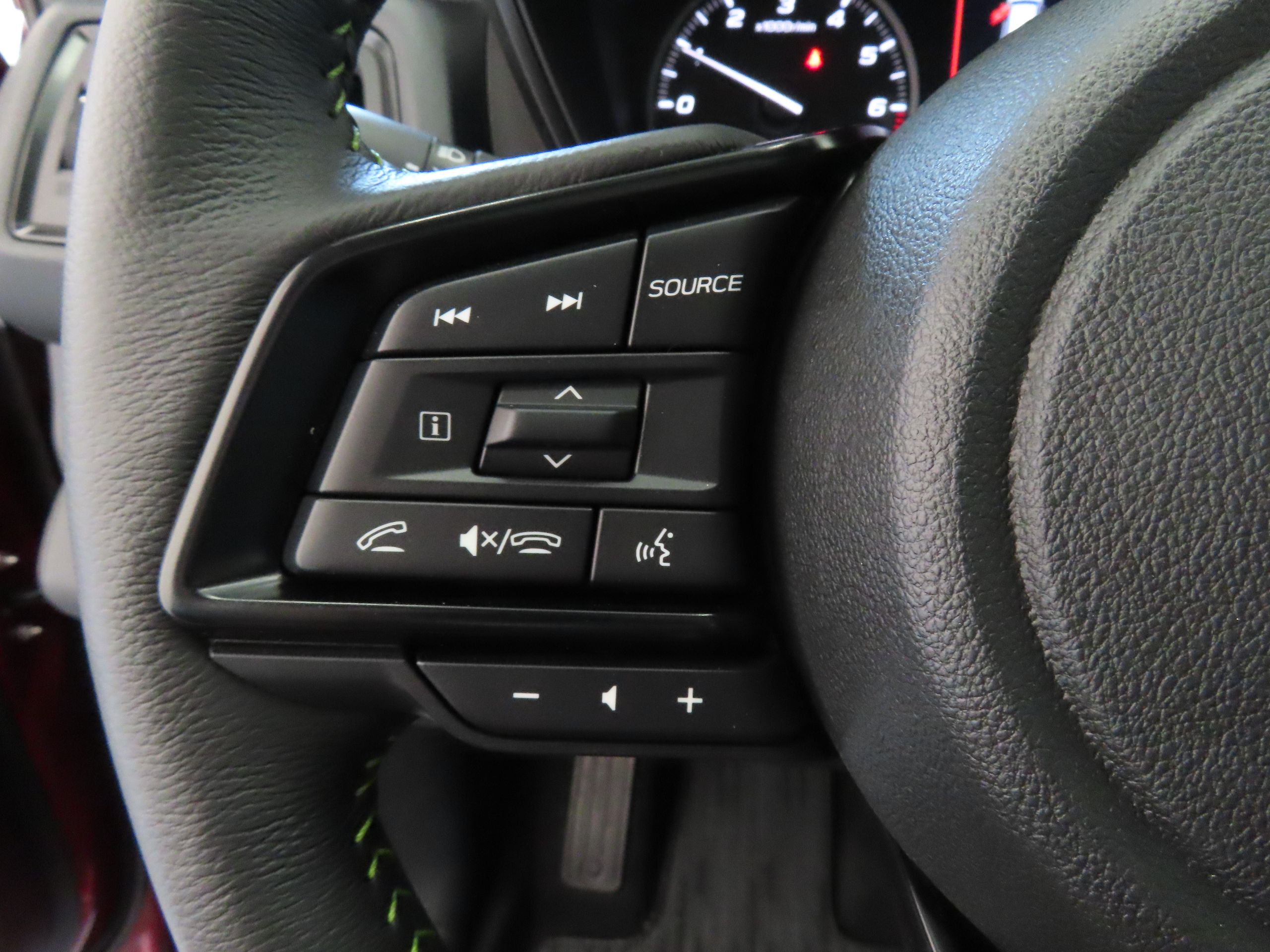 2025 Subaru Ascent Onyx Edition photo 12
