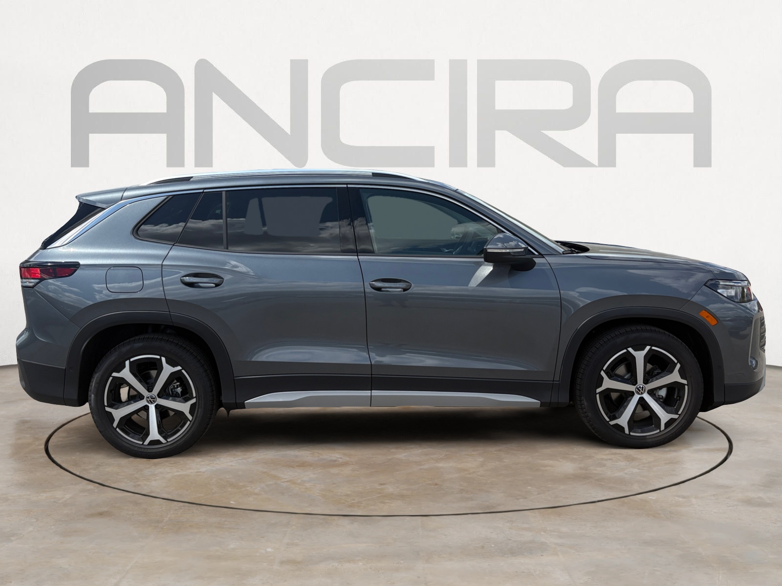 2025 Volkswagen Tiguan SE photo 8