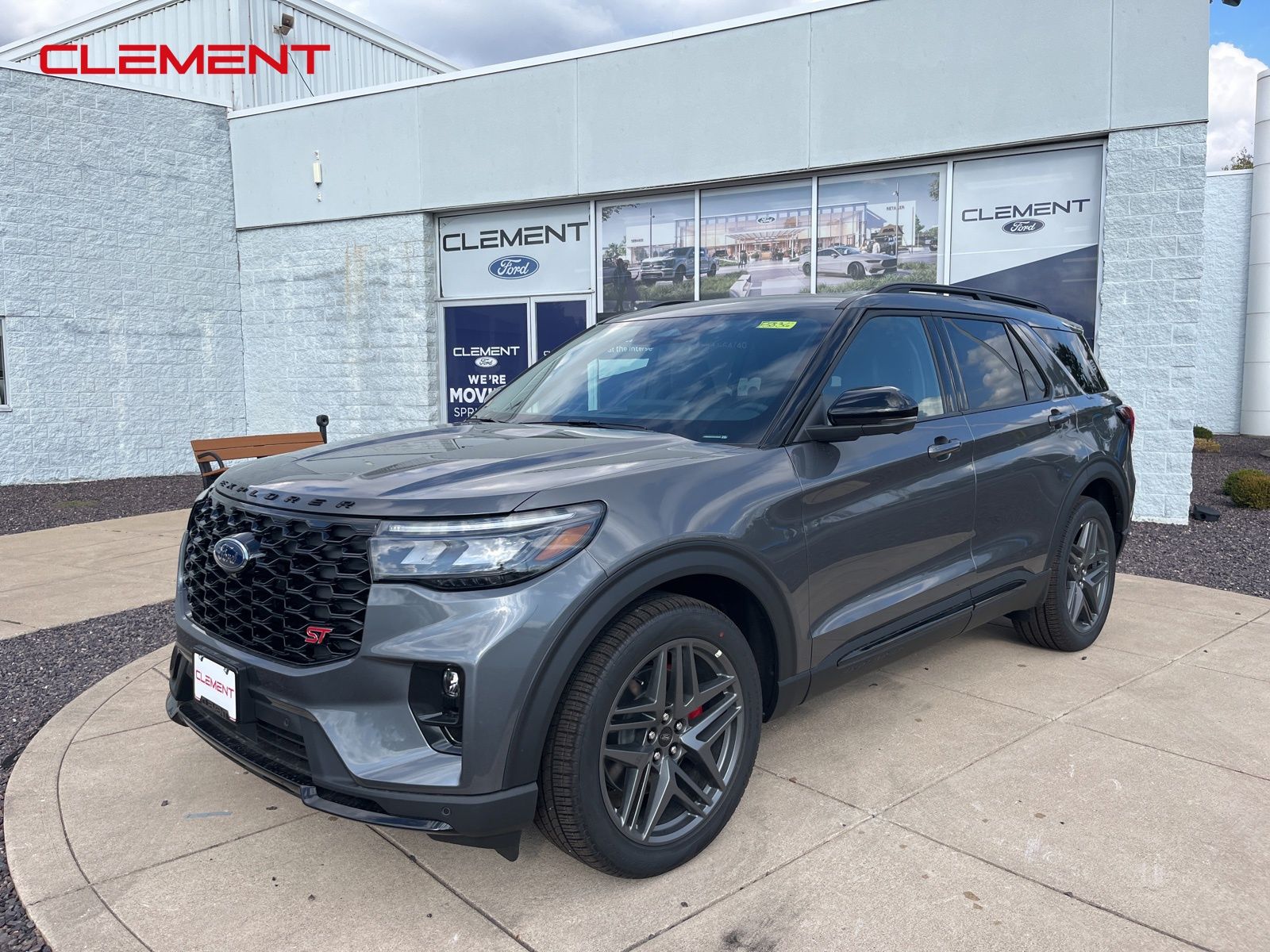 2025 Ford Explorer ST's photo