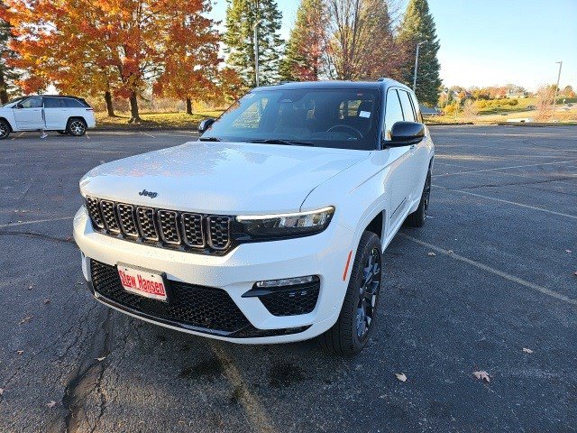 2025 Jeep Grand Cherokee Summit Reserve's photo