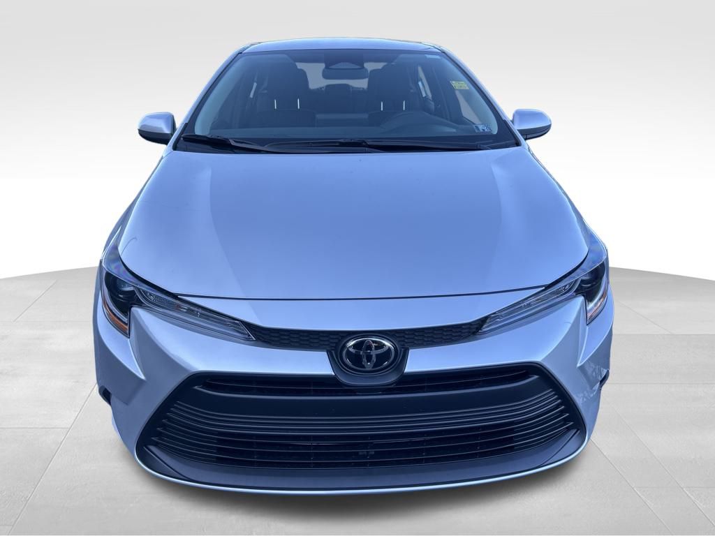 2025 Toyota Corolla LE photo 8