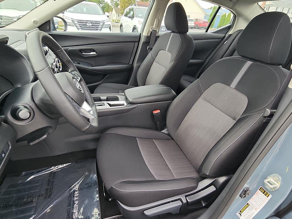 2025 Nissan Sentra SV photo 16
