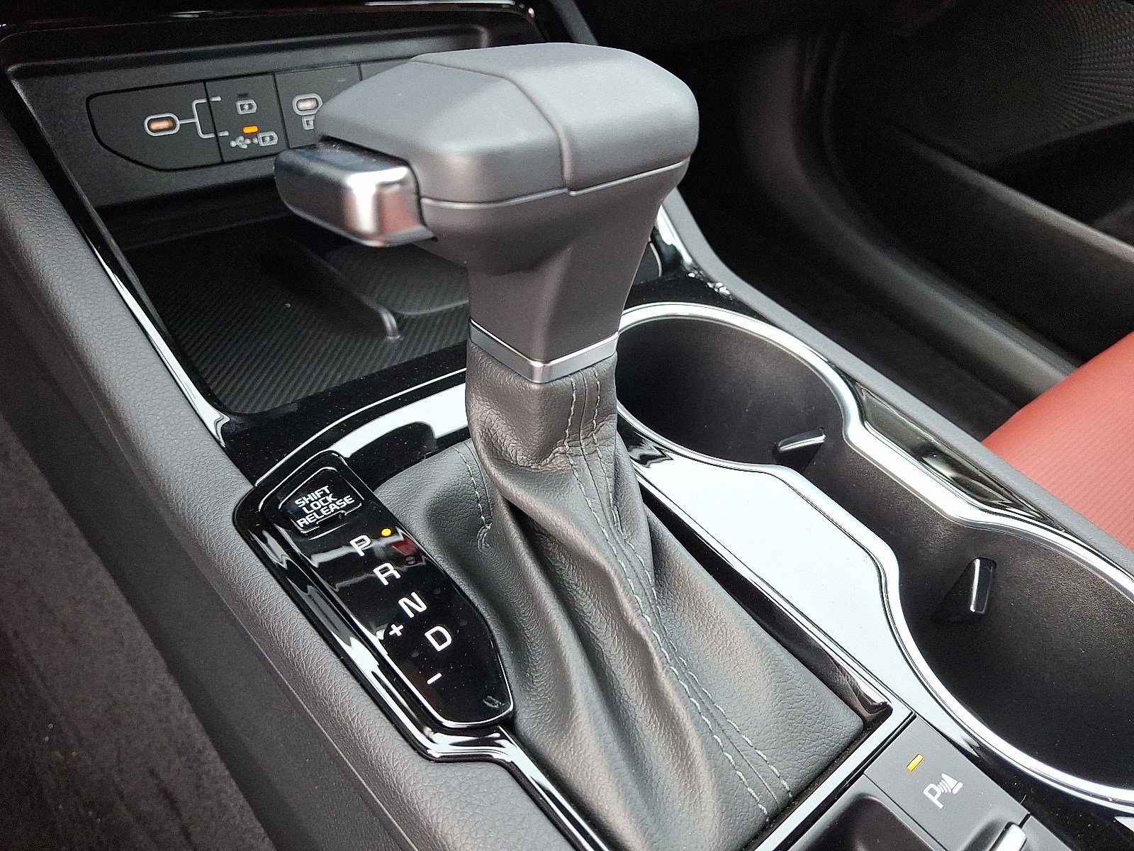 2026 Kia K5 GT-Line photo 7