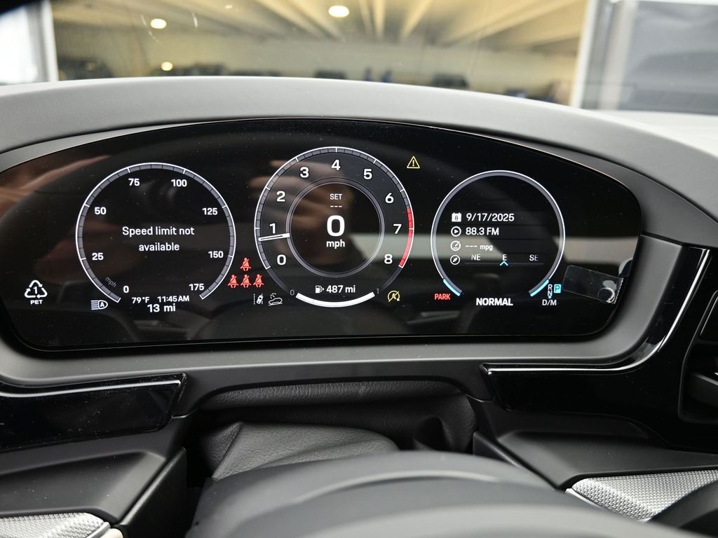 2026 Porsche Cayenne photo 23