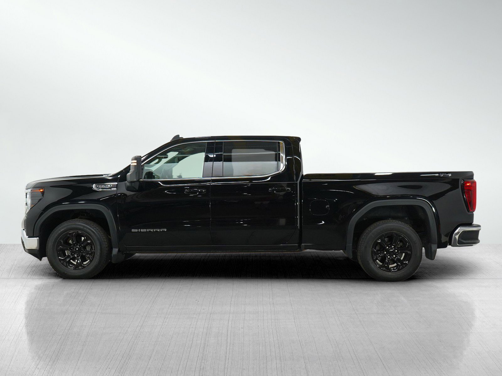 Used 2022 GMC Sierra 1500 SLE with VIN 1GTUUBED4NZ517852 for sale in Burnsville, Minnesota