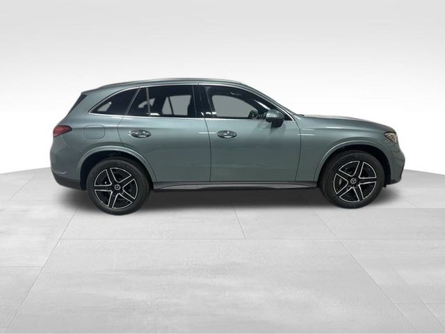 2026 Mercedes Benz GLC 300 4MATIC photo 3