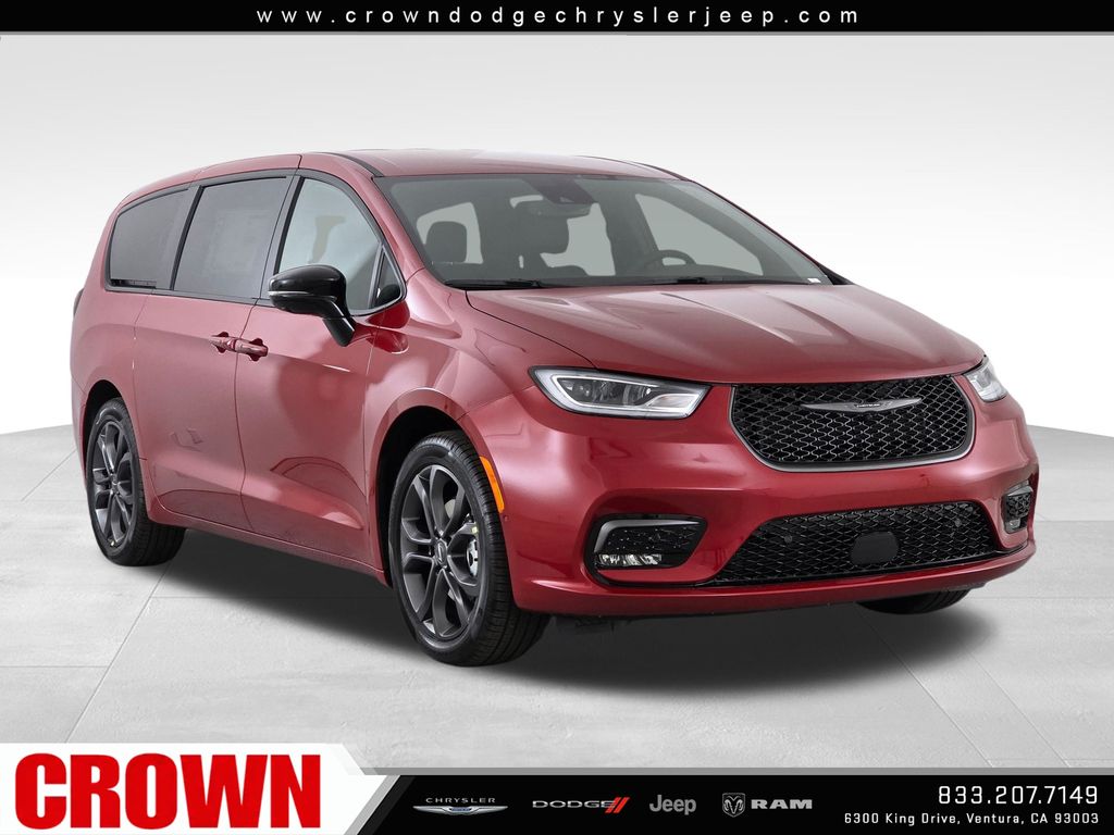 2026 Chrysler Pacifica Select's photo