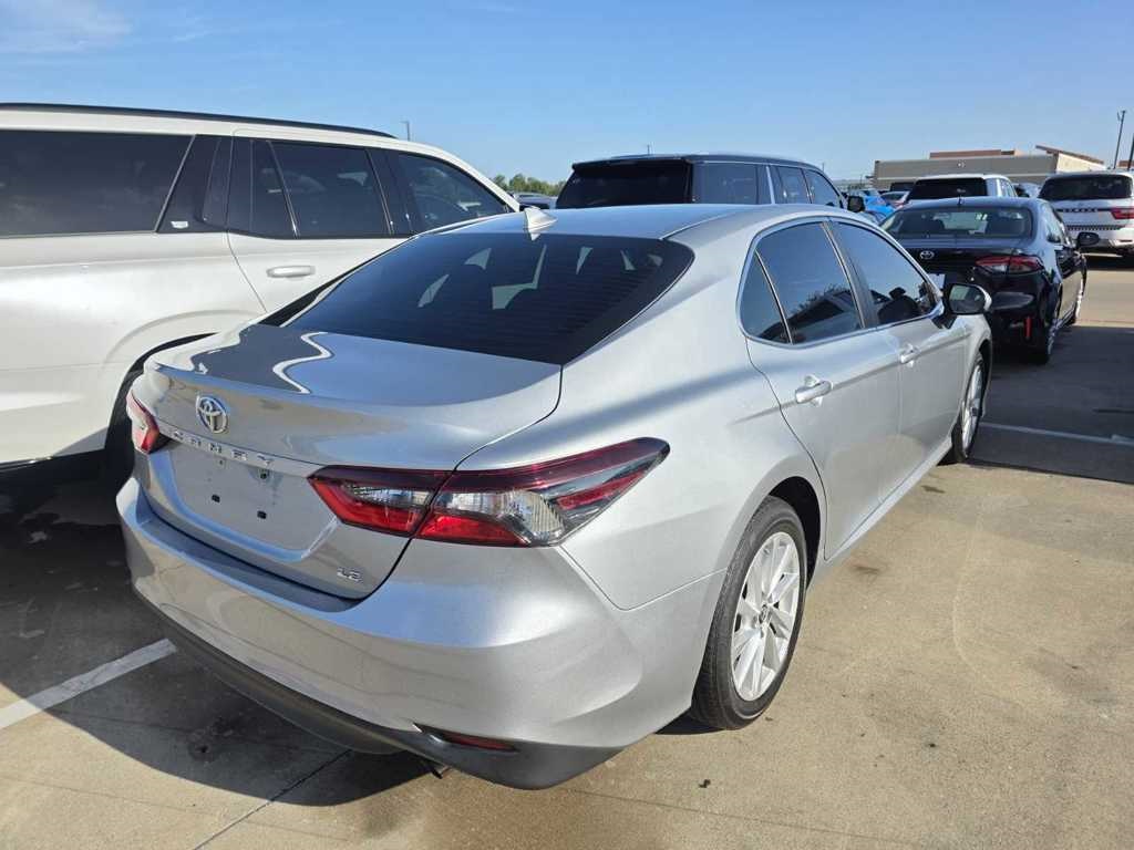 2023 Toyota Camry LE photo 3