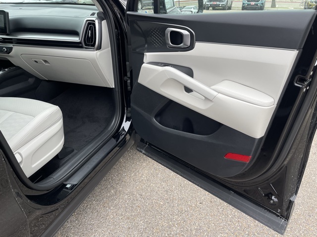 2025 Kia Sorento S photo 18