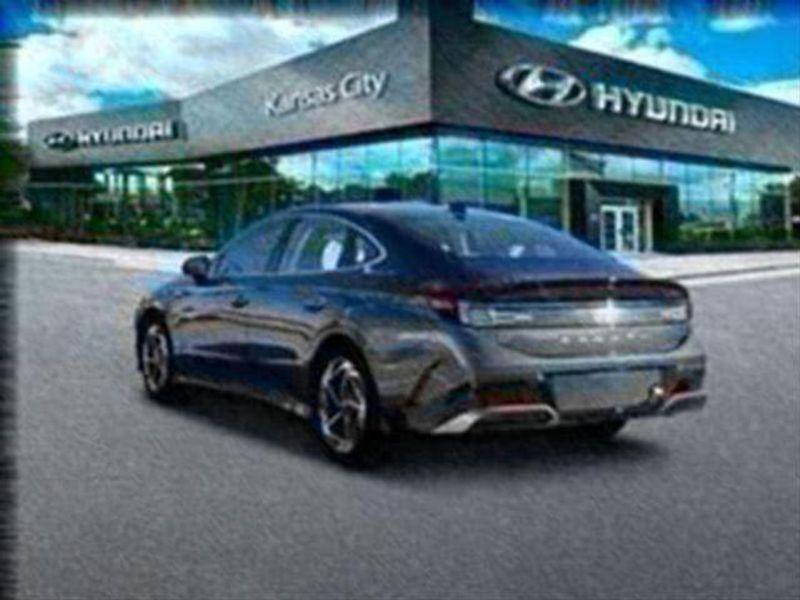 2025 Hyundai Sonata SEL Convenience photo 4