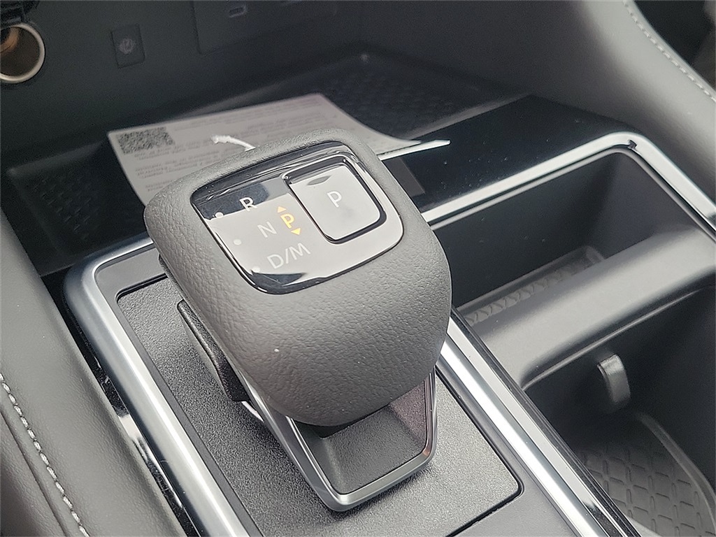 2025 Nissan Pathfinder SL photo 5