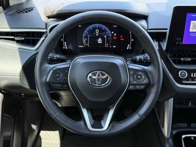 2024 Toyota Corolla Cross XLE photo 25