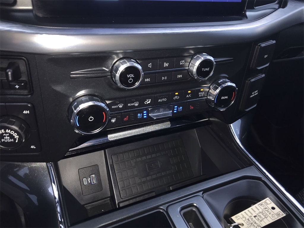 2022 Ford F-150 Lariat photo 19