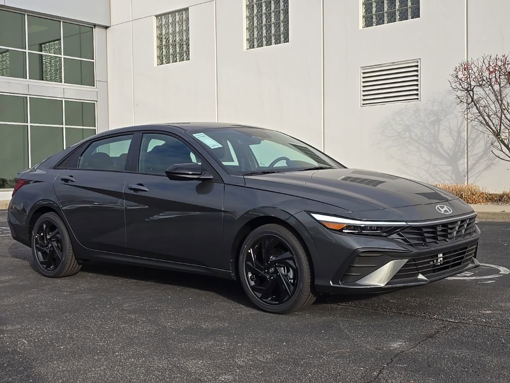 2026 Hyundai Elantra Hybrid SEL Sport photo 4