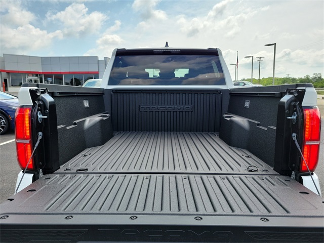 2025 Toyota Tacoma SR5 Double Cab photo 6