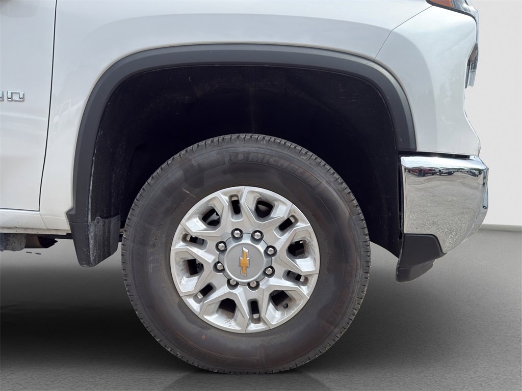 2024 Chevrolet Silverado LTZ photo 2