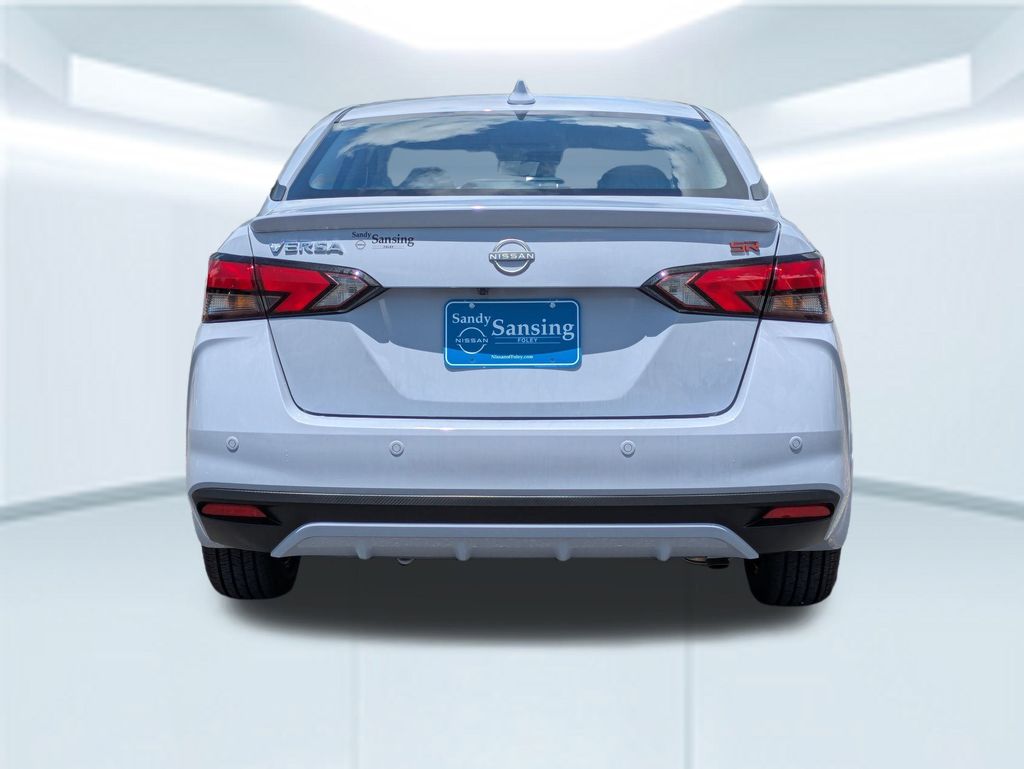 2025 Nissan Versa 1.6 SR photo 3