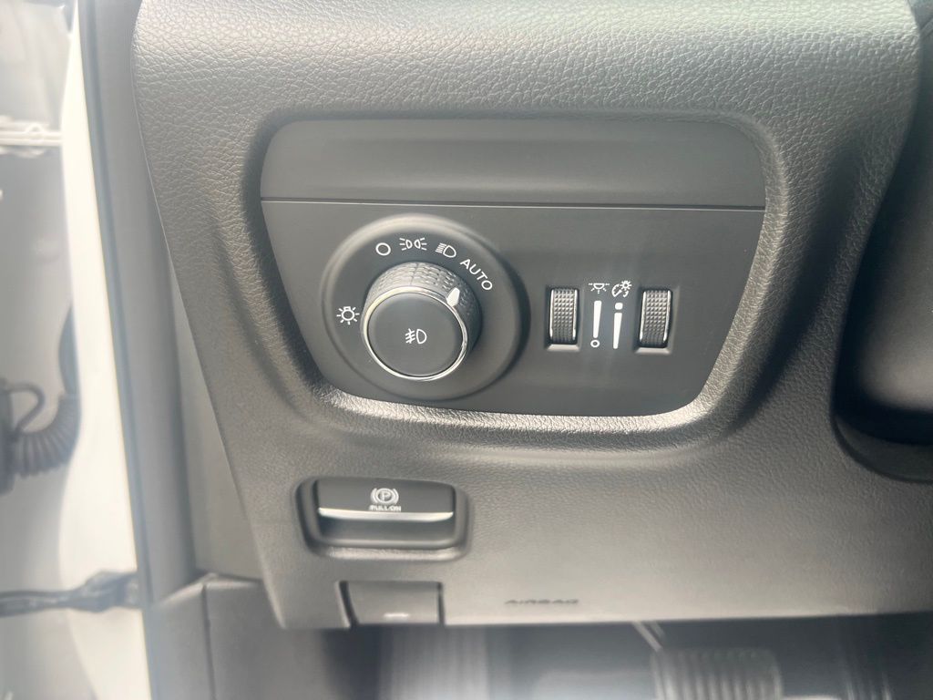 2023 Jeep Grand Cherokee Limited photo 13