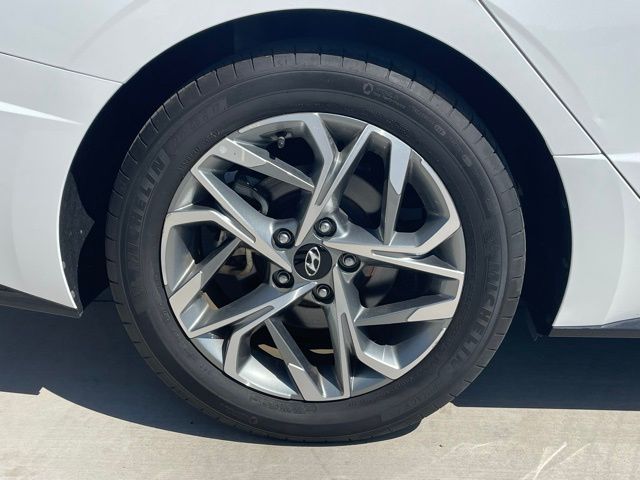 2023 Hyundai Sonata SEL photo 4
