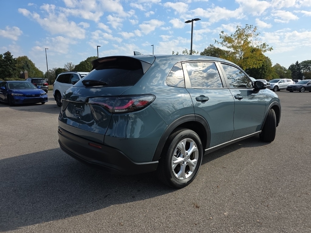 2024 Honda HR-V LX photo 2