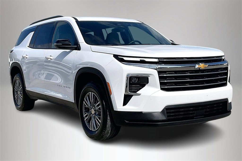 2025 Chevrolet Traverse LT's photo