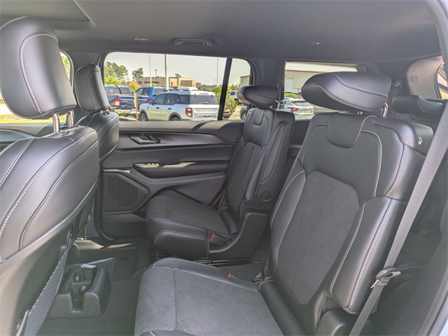 2025 Jeep Grand Cherokee Altitude X photo 13