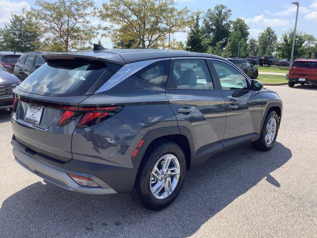 2025 Hyundai Tucson SE photo 4