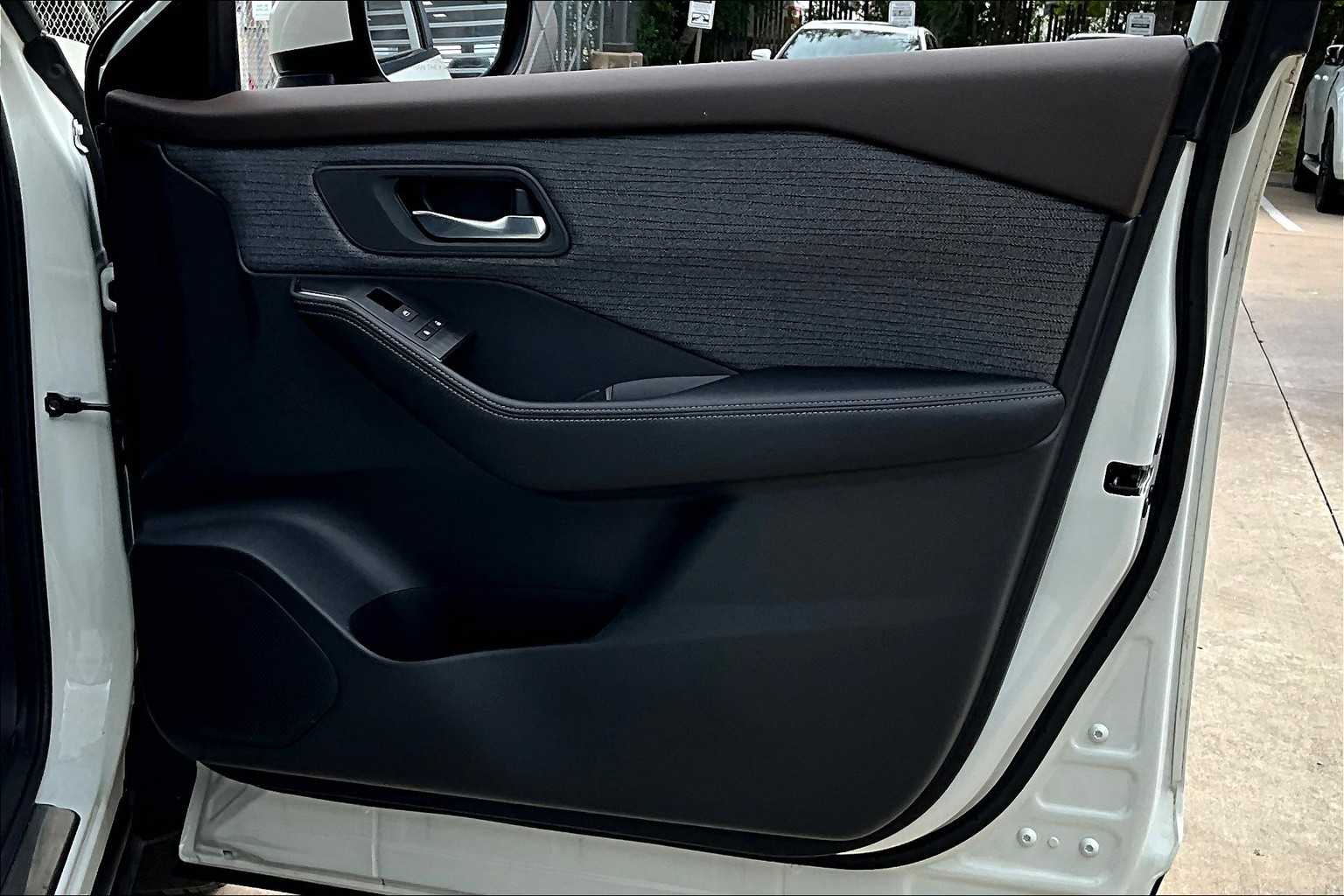 2023 Nissan Rogue SV photo 20