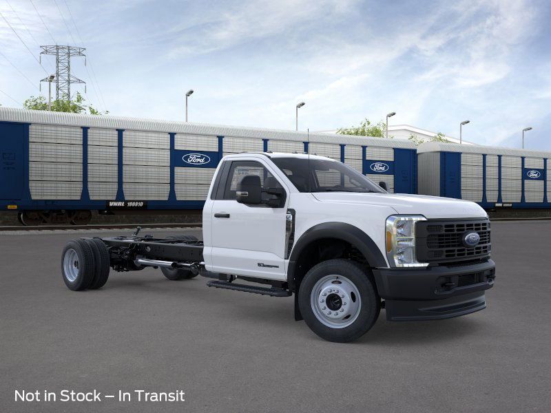 2025 Ford F-550 photo 8