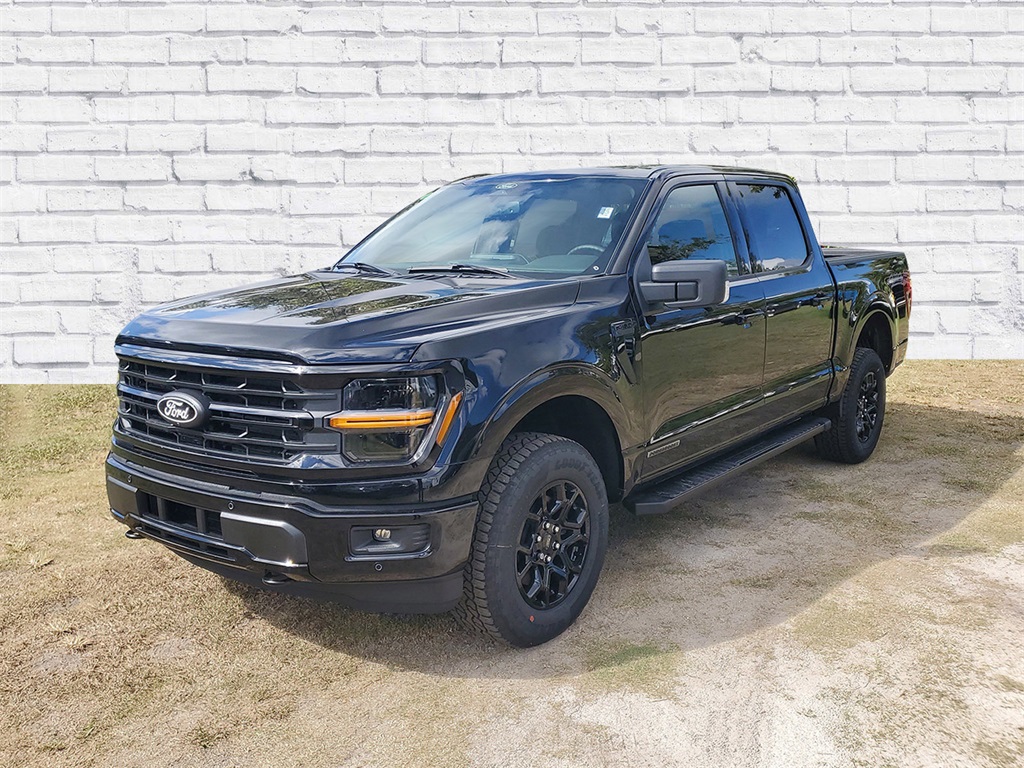 2025 Ford F-150 XLT photo 4