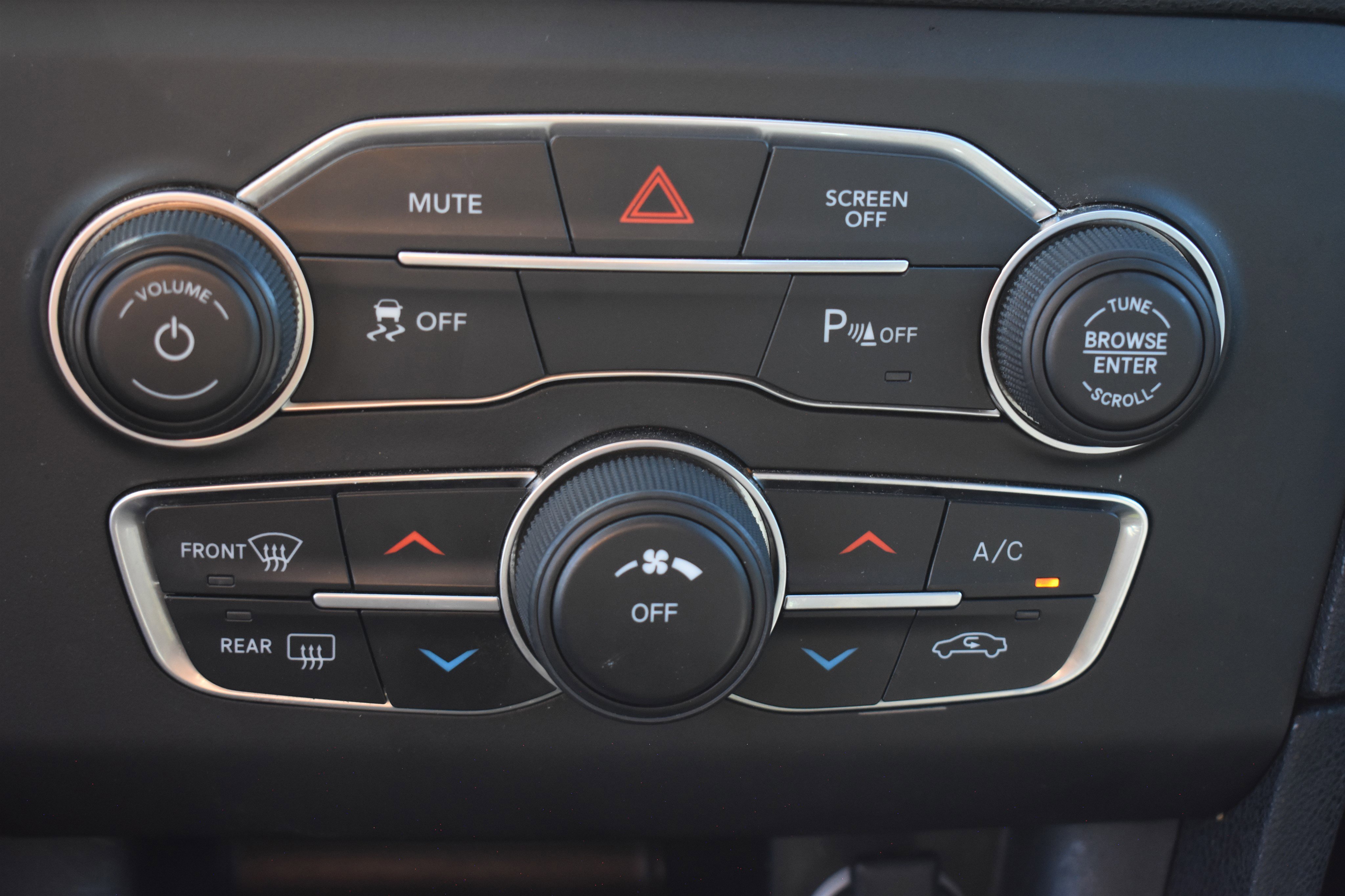 2022 Dodge Charger SXT photo 17