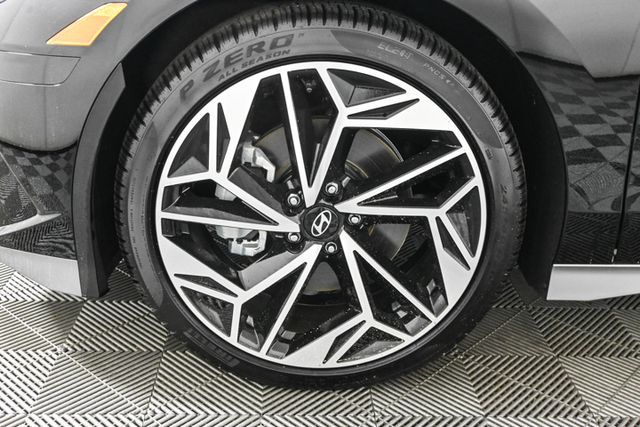 2025 Hyundai Ioniq 6 SEL photo 13