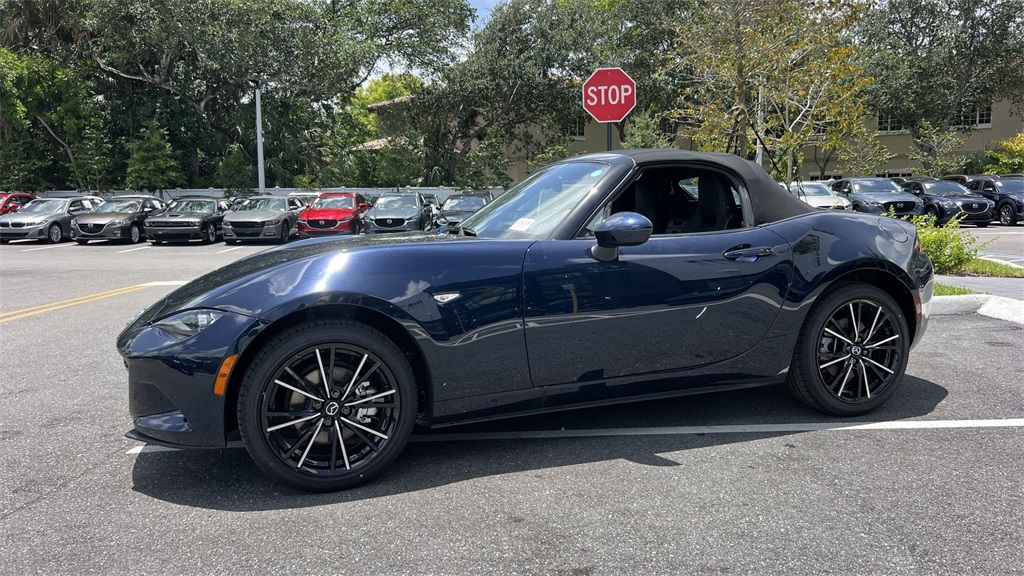 2025 Mazda MX-5 Miata Miata Grand Touring photo 9