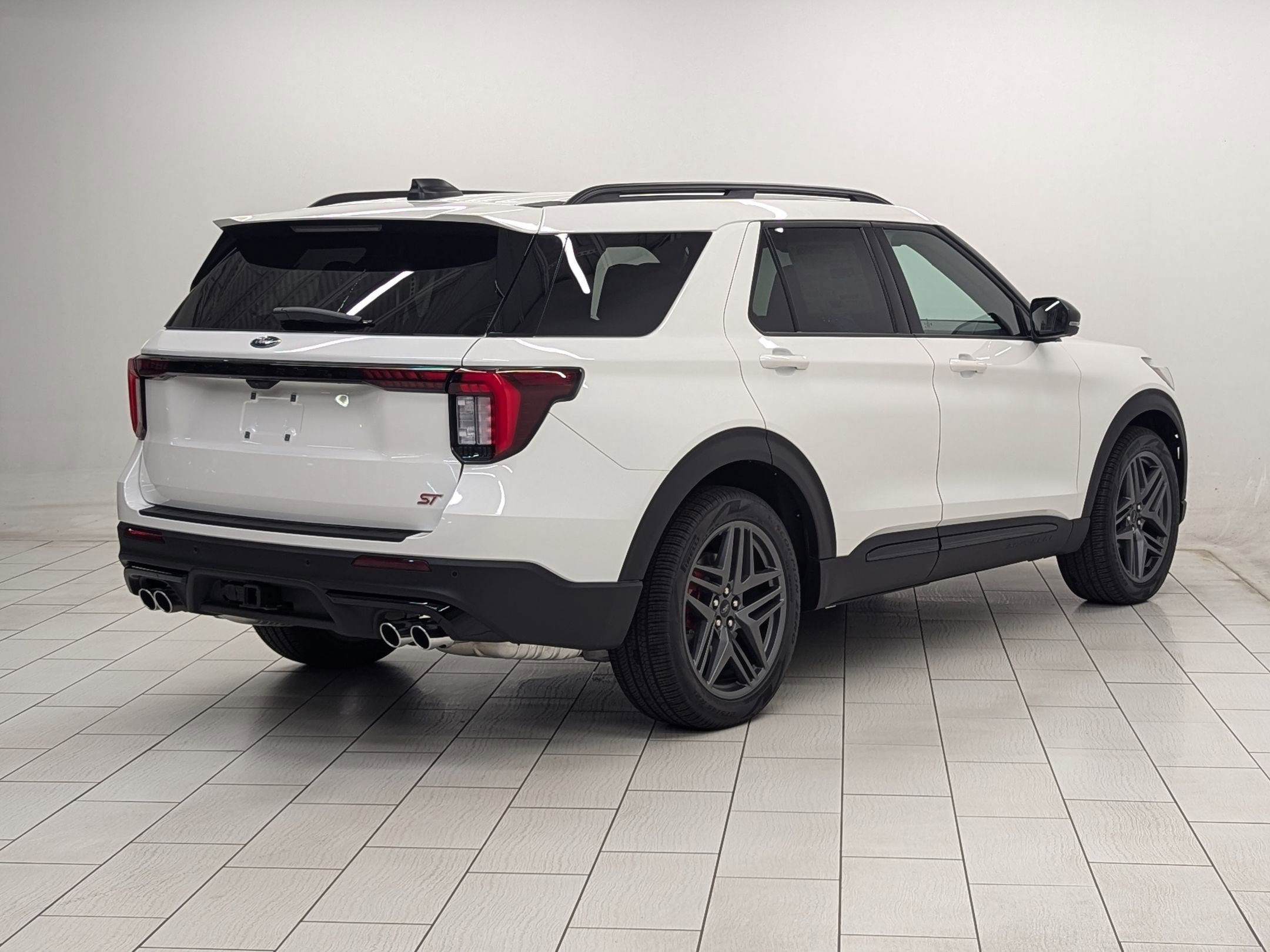 2025 Ford Explorer ST photo 7