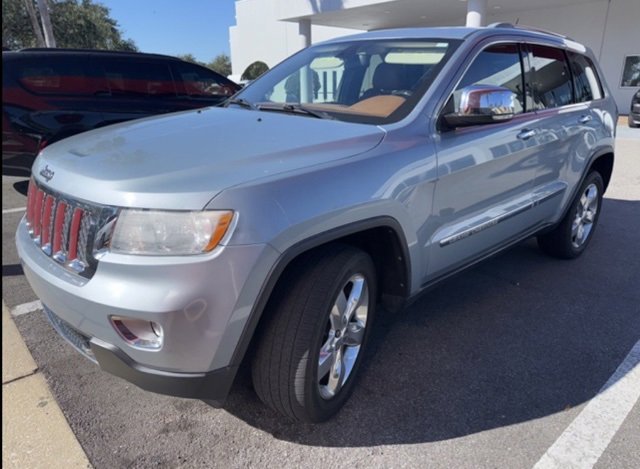 2012 Jeep Grand Cherokee Overland Summit's photo