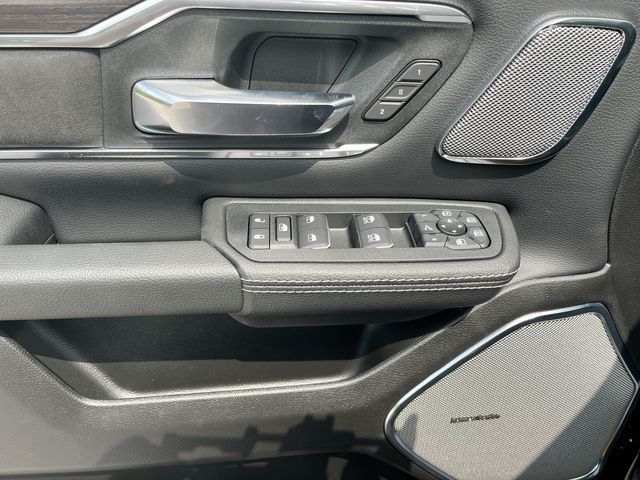 2025 Ram 1500 Laramie photo 3