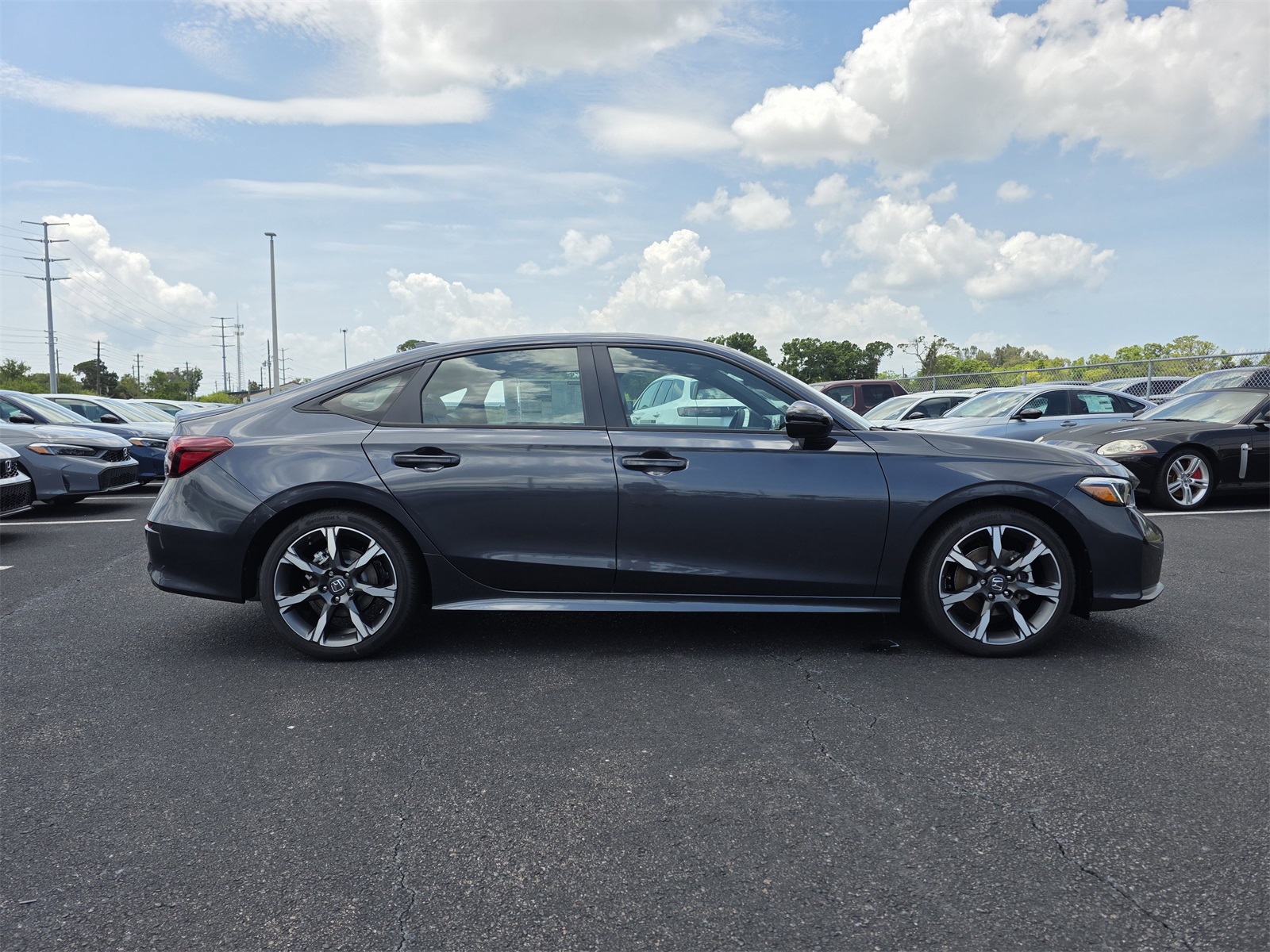 2025 Honda Civic Hybrid Sport Touring photo 3