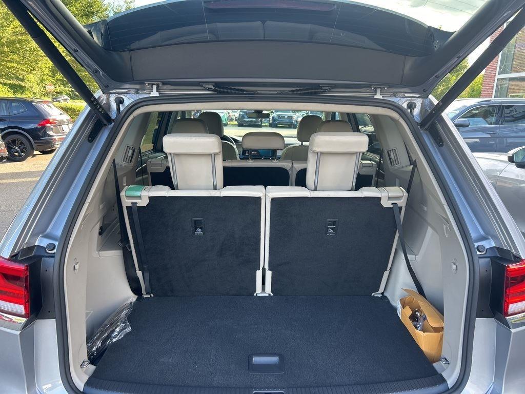 2024 Volkswagen Atlas SE Technology photo 3