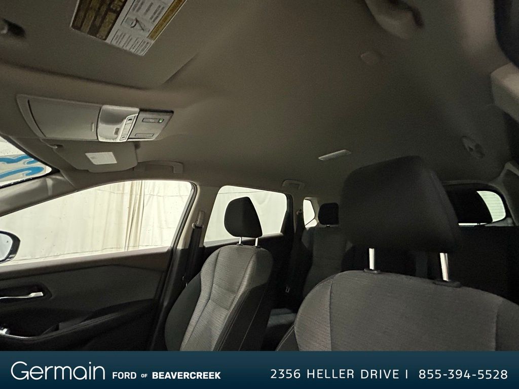 2023 Nissan Rogue SV photo 14