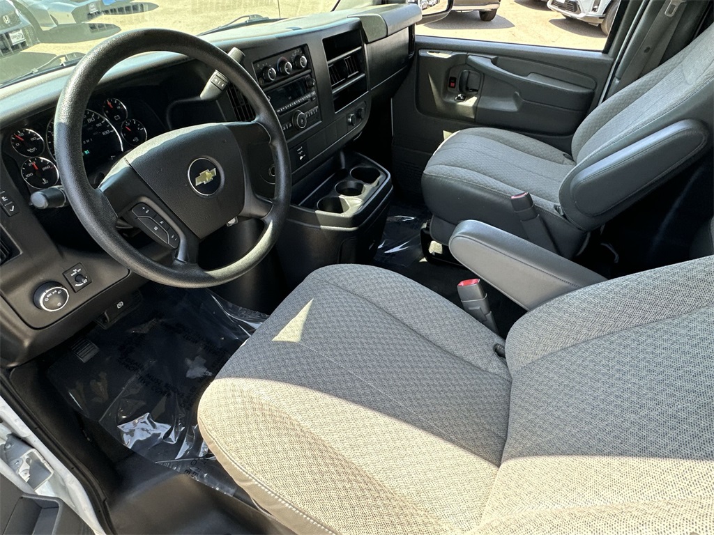 2014 Chevrolet Express 3500 LT photo 22