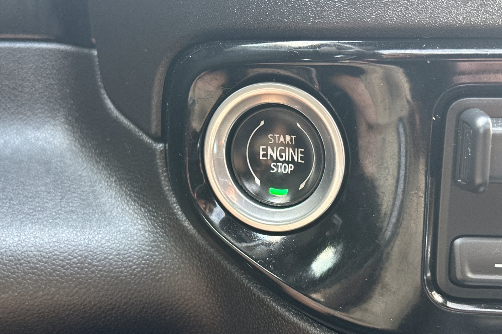 2023 Chevrolet Silverado 1500 High Country photo 22
