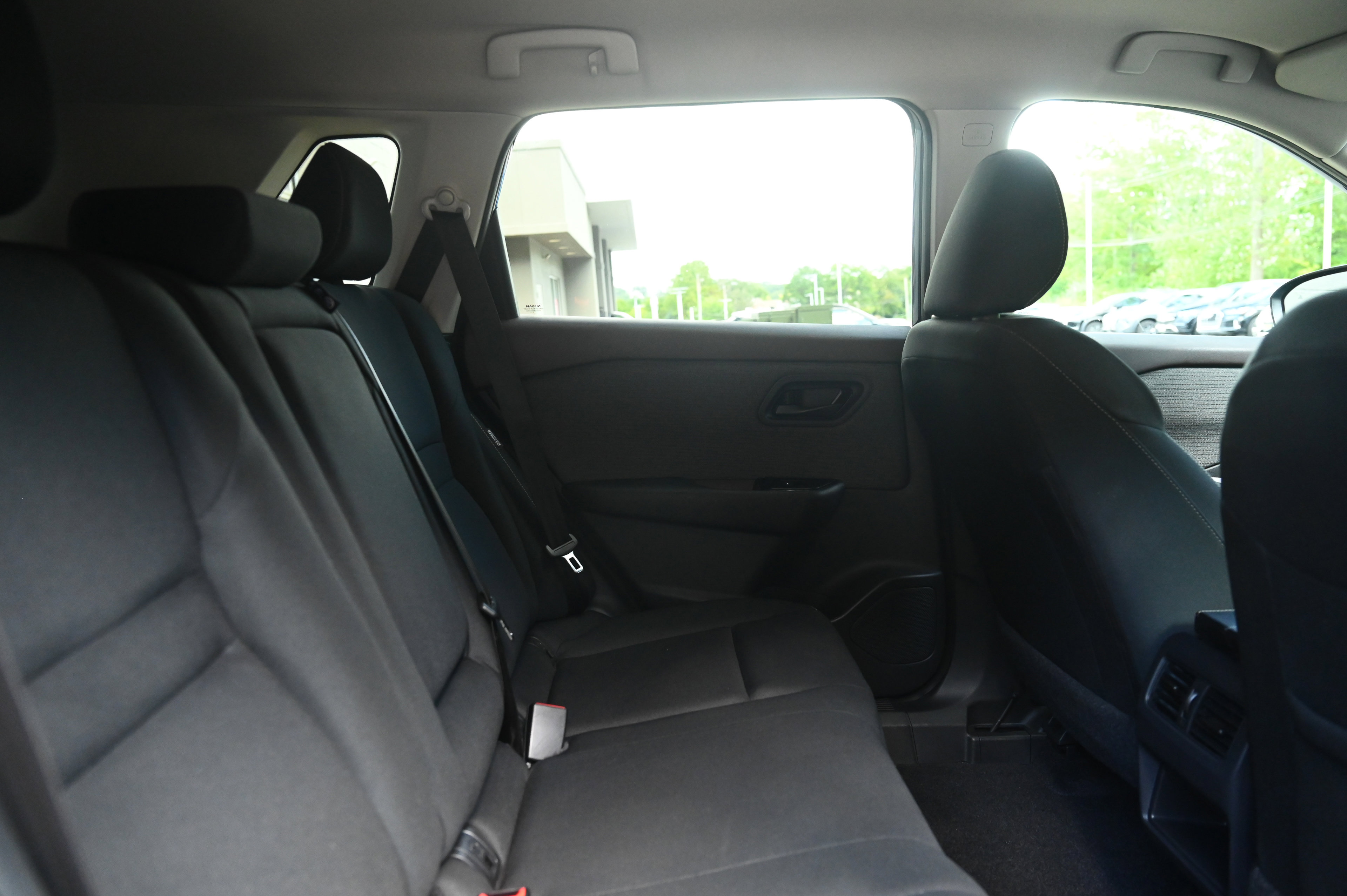 2023 Nissan Rogue S photo 18