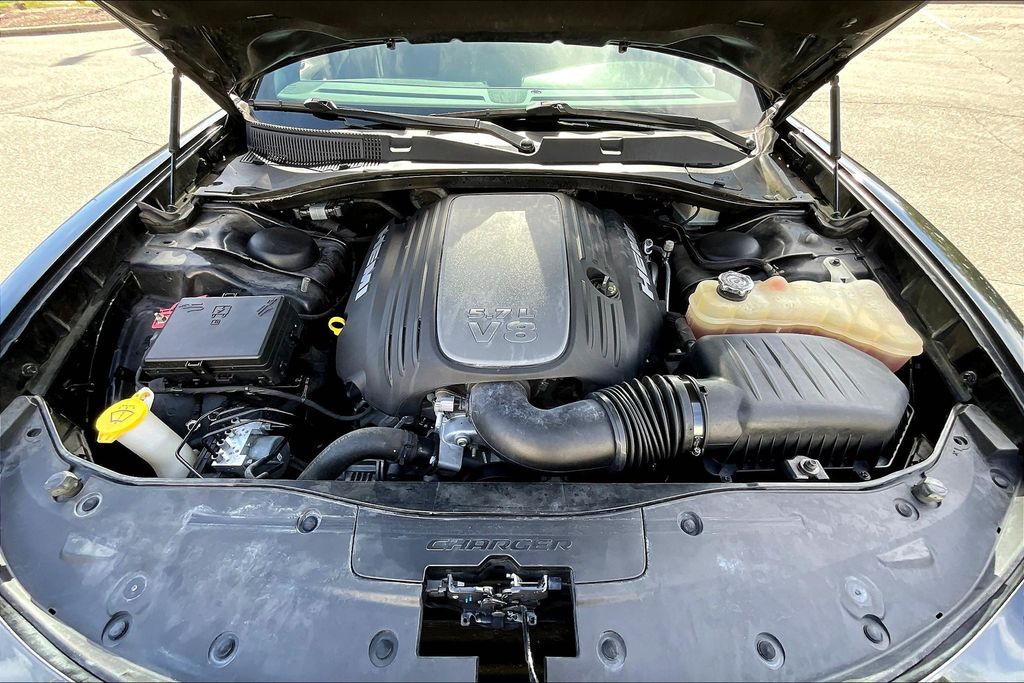 2019 Dodge Charger R/T photo 32